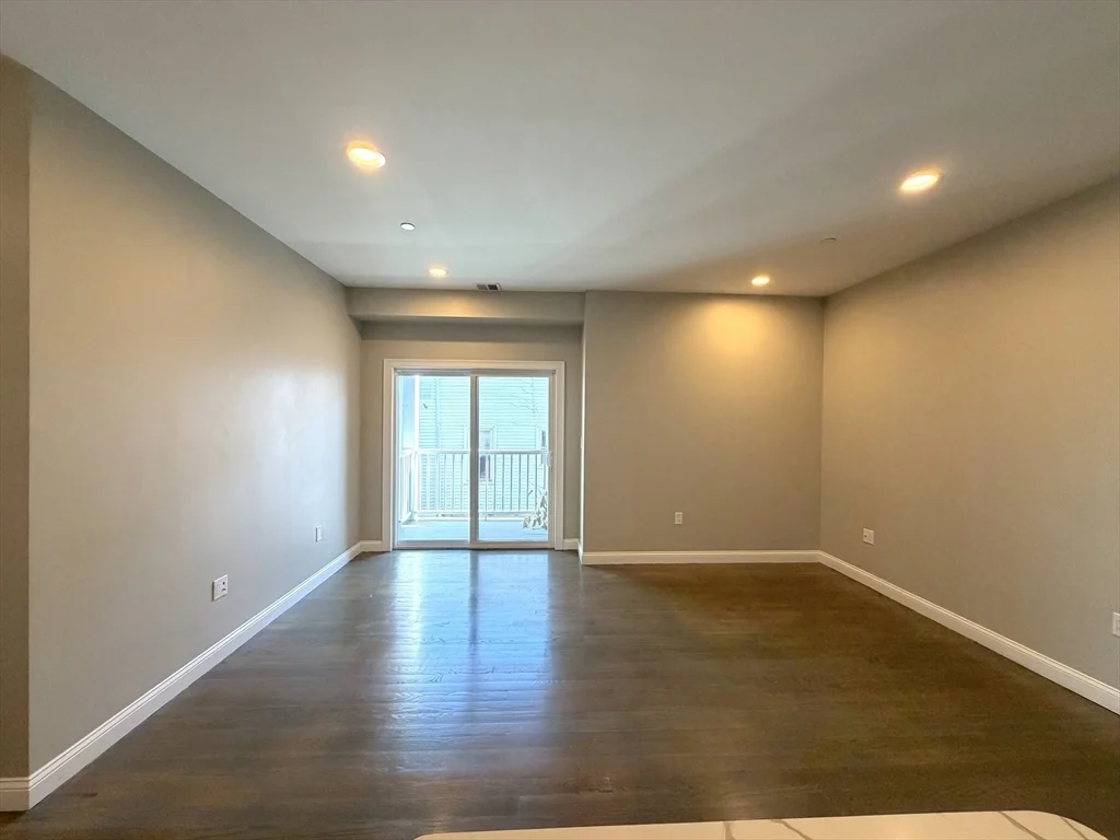 3 bed, 2 bath apartment for rent at 966 Hyde Park Ave Unit 202, Hyde Park — photo 2 of 17