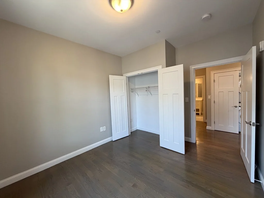 3 bed, 2 bath apartment for rent at 966 Hyde Park Ave Unit 202, Hyde Park — photo 6 of 17