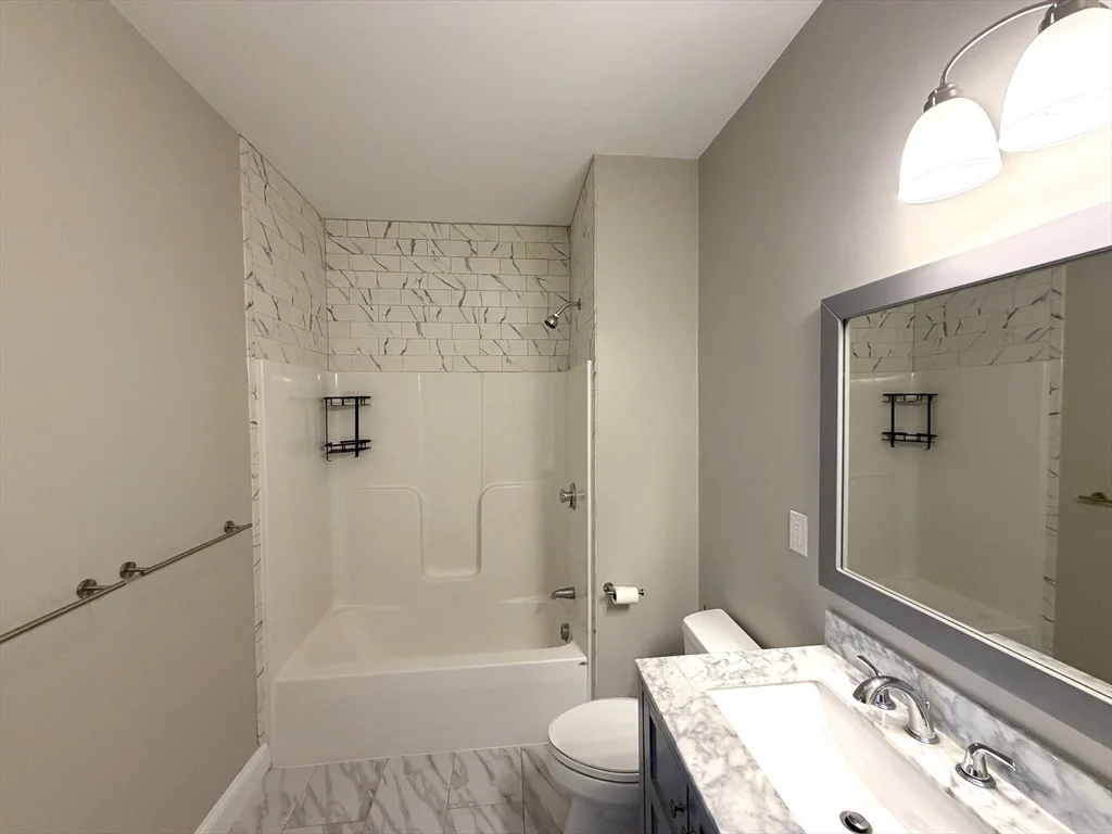 3 bed, 2 bath apartment for rent at 966 Hyde Park Ave Unit 202, Hyde Park — photo 16 of 17