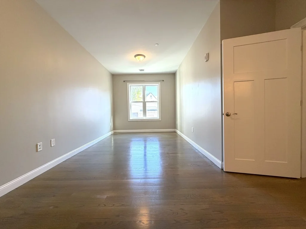 3 bed, 2 bath apartment for rent at 966 Hyde Park Ave Unit 202, Hyde Park — photo 11 of 17
