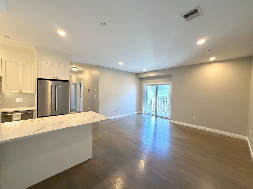 3 bed, 2 bath apartment for rent at 966 Hyde Park Ave Unit 202, Hyde Park — photo 1 of 17