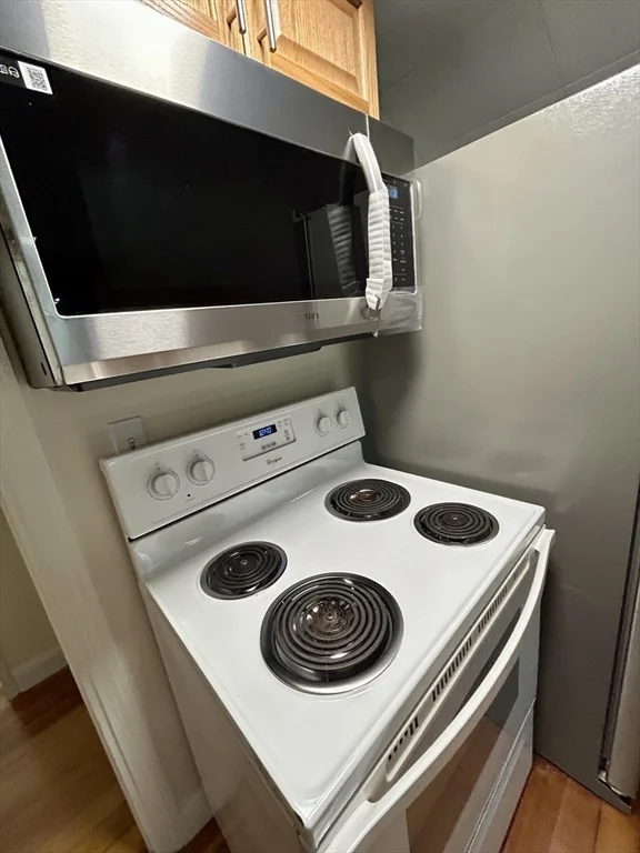3 bed, 1 bath apartment for rent at 97-2 Court St Unit 2, Newtonville — photo 15 of 23