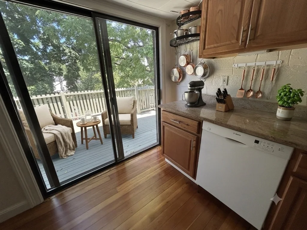 3 bed, 1 bath apartment for rent at 97-2 Court St Unit 2, Newtonville — photo 12 of 23
