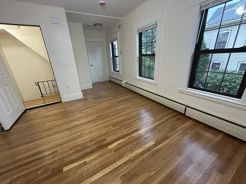 3 bed, 1 bath apartment for rent at 97-2 Court St Unit 2, Newtonville — photo 3 of 23
