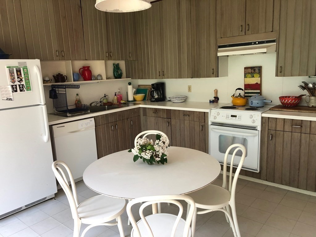 4 bed, 2 bath apartment for rent at 97 Barneys Joy Rd Unit WINTER RENT, South Dartmouth — photo 16 of 21