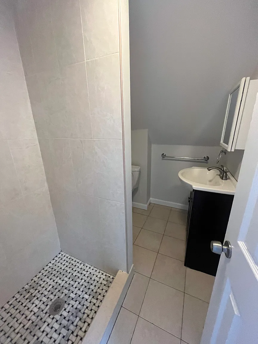 5 bed, 2 bath apartment for rent at 97 Bradstreet Ave Unit 97, Revere — photo 6 of 17