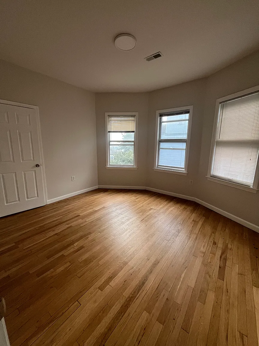 5 bed, 2 bath apartment for rent at 97 Bradstreet Ave Unit 97, Revere — photo 13 of 17