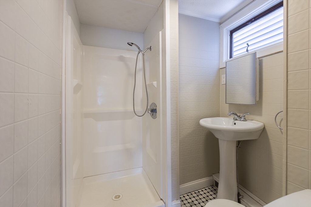 2 bed, 1 bath apartment for rent at 97 Bridge St Unit 3, Salem — photo 18 of 20