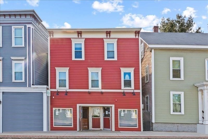 2 bed, 1 bath apartment for rent at 97 Bridge St Unit 3, Salem — photo 1 of 20