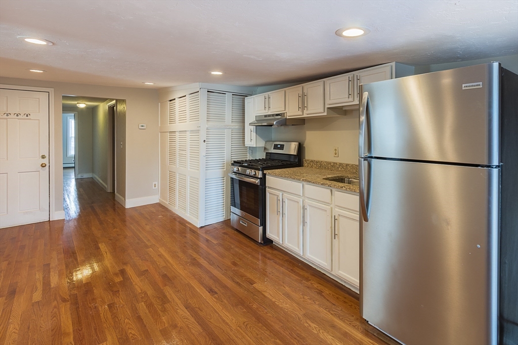 2 bed, 1 bath apartment for rent at 97 Bridge St Unit 3, Salem — photo 8 of 20