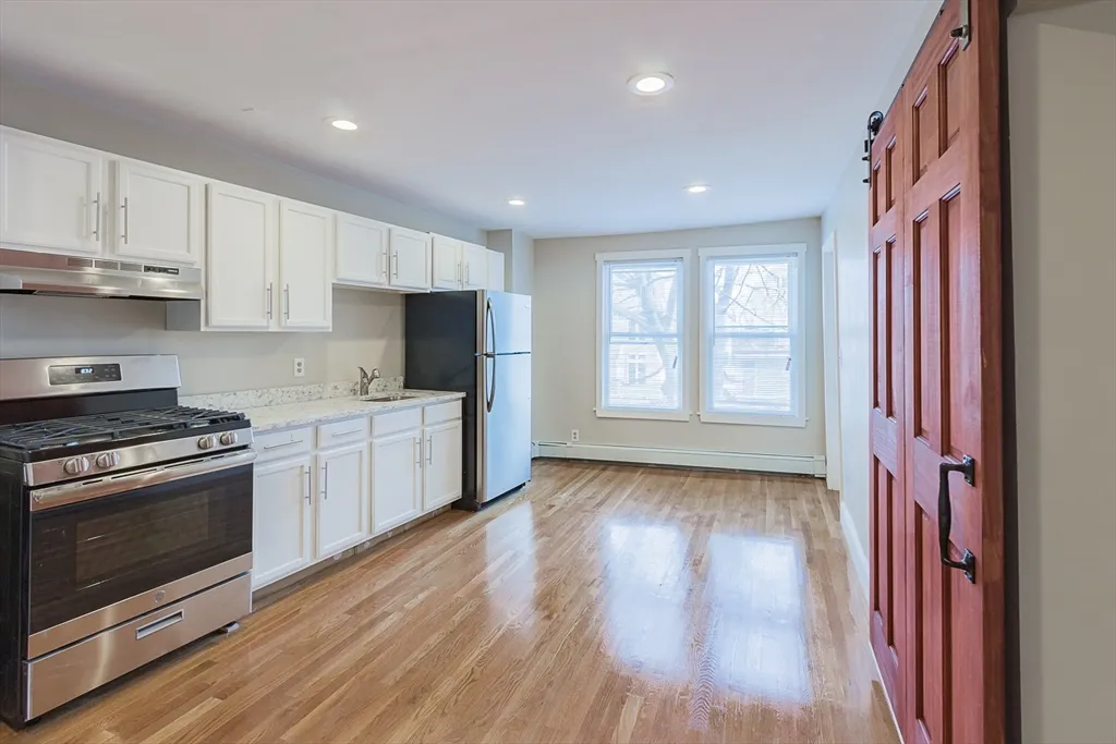 2 bed, 1 bath apartment for rent at 97 Bridge Unit 2, Salem — photo 2 of 12