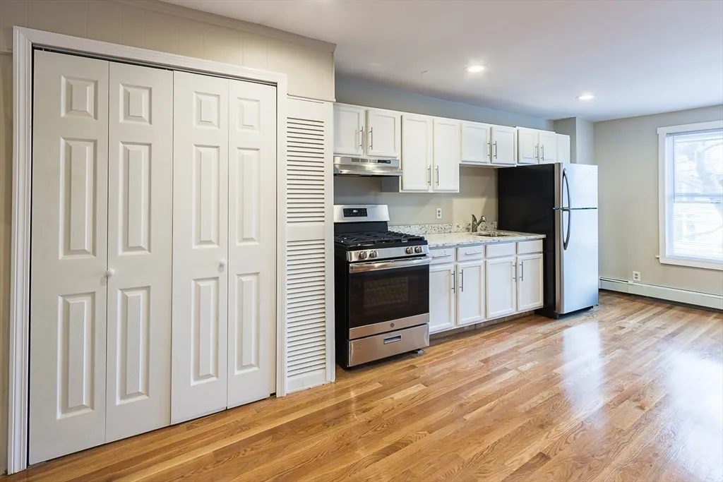 2 bed, 1 bath apartment for rent at 97 Bridge Unit 2, Salem — photo 3 of 12