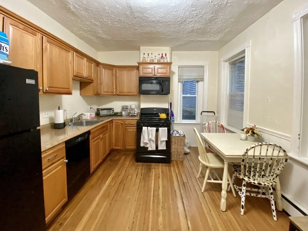 3 bed, 2 bath apartment for rent at 97 Calumet St Unit 1, Mission Hill — photo 2 of 19
