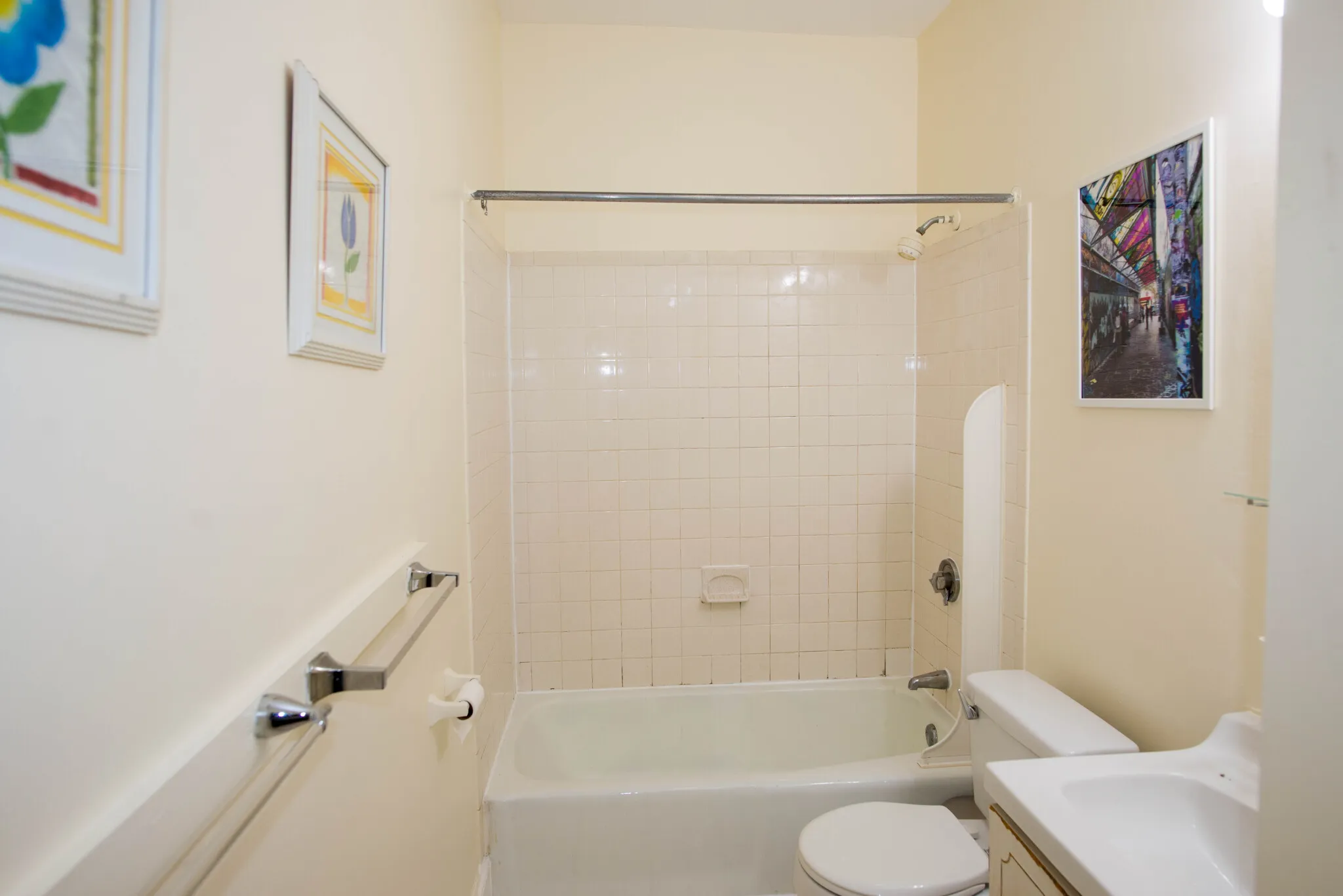 3 bed, 2 bath apartment for rent at 97 Calumet St Unit 2, Mission Hill — photo 6 of 11