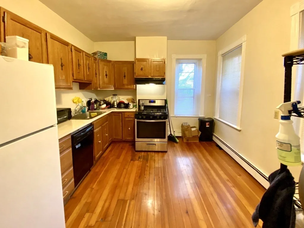 3 bed, 2 bath apartment for rent at 97 Calumet St Unit 3, Mission Hill