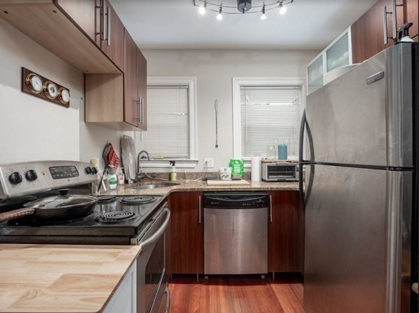 Studio bed, 1 bath apartment for rent at 97 College Ave Unit 4, Somerville — photo 3 of 19