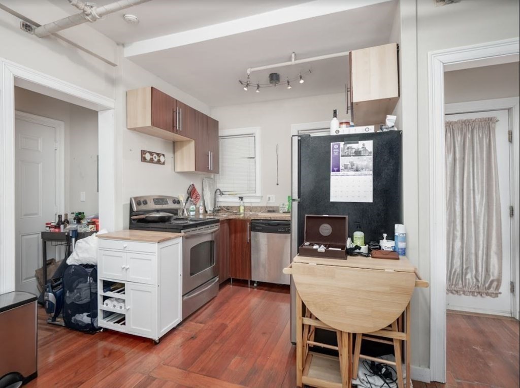 Studio bed, 1 bath apartment for rent at 97 College Ave Unit 4, Somerville — photo 11 of 19
