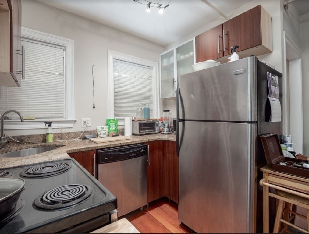 Studio bed, 1 bath apartment for rent at 97 College Ave Unit 4, Somerville — photo 9 of 19