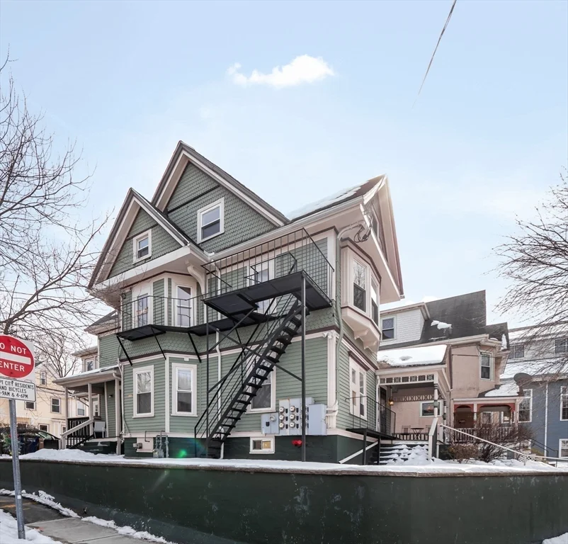 Studio bed, 1 bath apartment for rent at 97 College Ave Unit 5, Powder House Square — photo 1 of 19