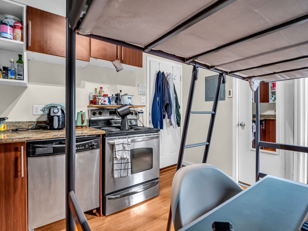1 bed, 1 bath apartment for rent at 97 College Ave Unit 6, Somerville — photo 2 of 15
