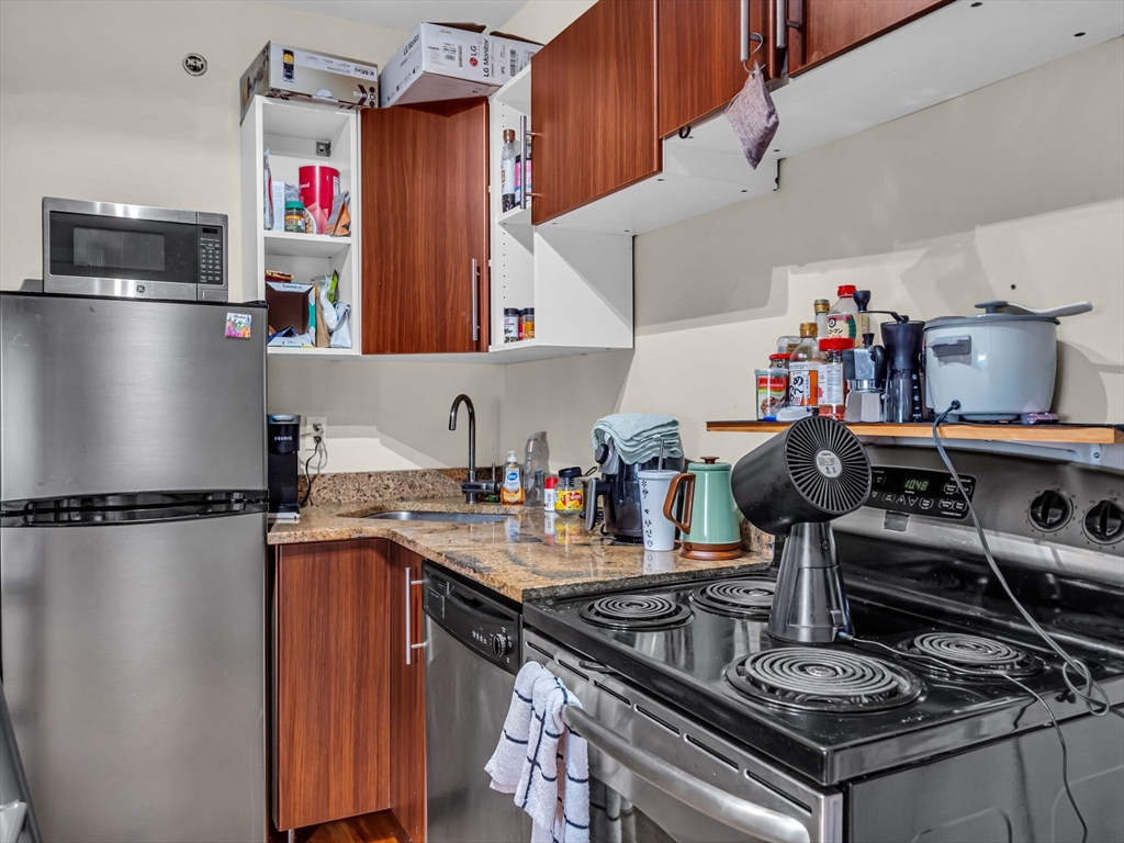 1 bed, 1 bath apartment for rent at 97 College Ave Unit 6, Somerville — photo 4 of 15