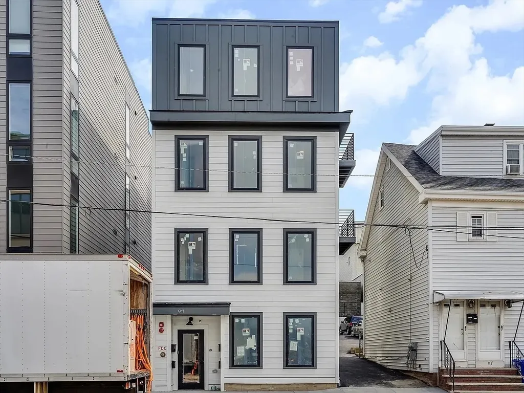 2 bed, 1.5 bath apartment for rent at 97 Condor St Unit 3, Eagle Hill — photo 1 of 4