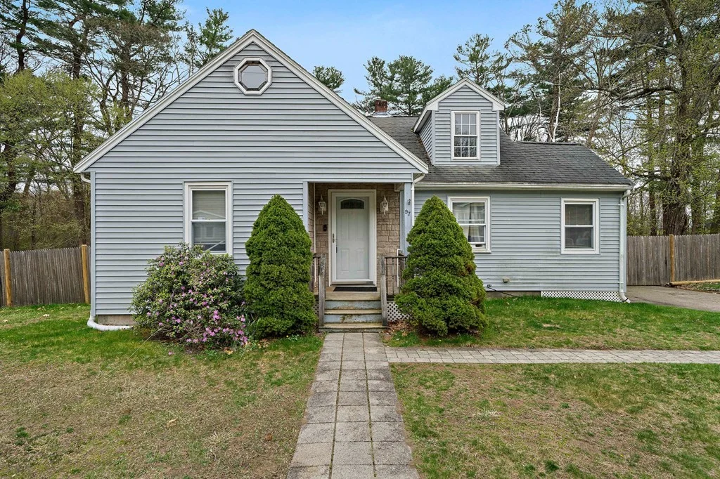 3 bed, 2 bath apartment for rent at 97 Connolly Rd, Avon — photo 1 of 19