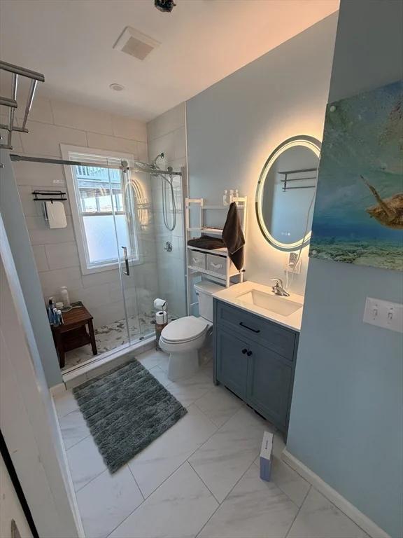 5 bed, 2 bath apartment for rent at 97 Court Rd Unit 2, Winthrop — photo 9 of 19