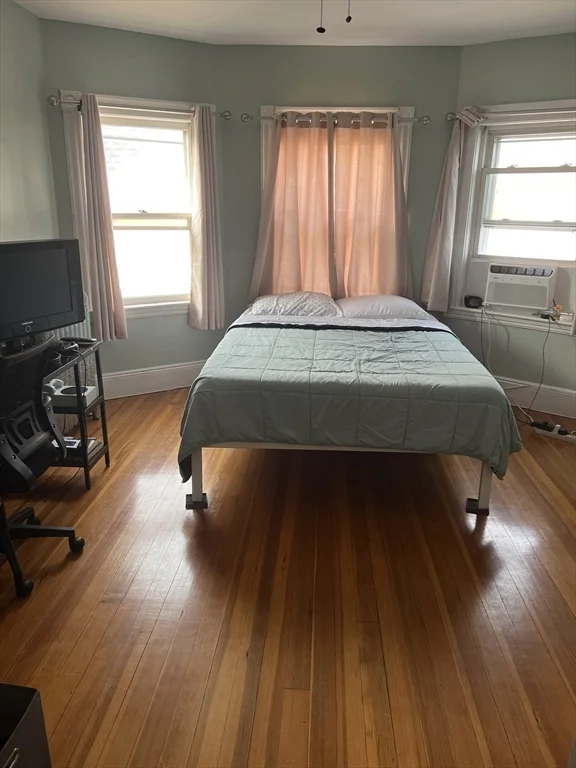5 bed, 2 bath apartment for rent at 97 Court Rd Unit 2, Winthrop — photo 14 of 19