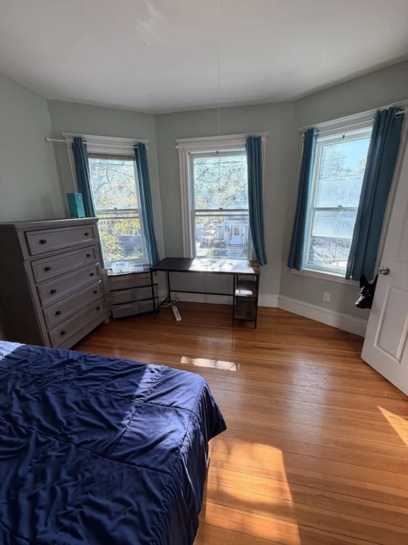 5 bed, 2 bath apartment for rent at 97 Court Rd Unit 2, Winthrop — photo 16 of 19
