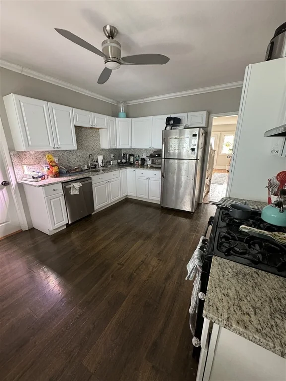 5 bed, 2 bath apartment for rent at 97 Court Rd Unit 2, Winthrop — photo 3 of 19