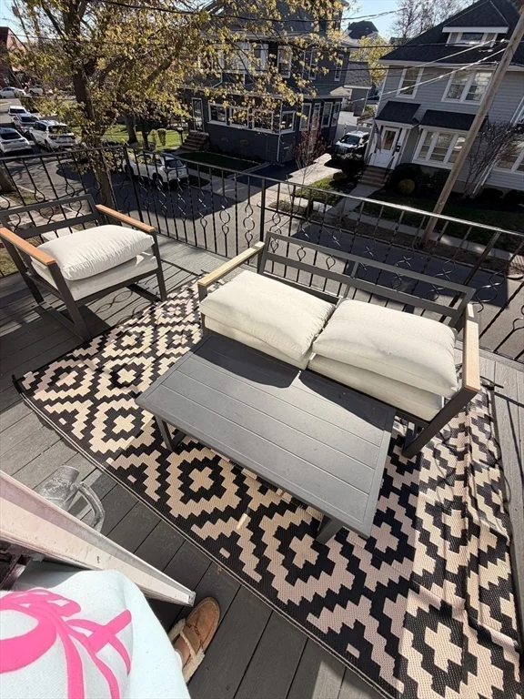 5 bed, 2 bath apartment for rent at 97 Court Rd Unit 2, Winthrop — photo 7 of 19