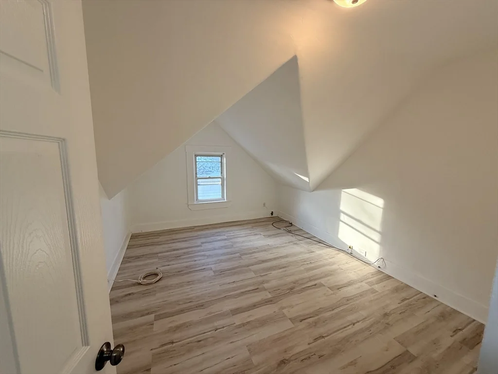 4 bed, 1 bath apartment for rent at 97 Dean St Unit 3, Attleboro — photo 5 of 10