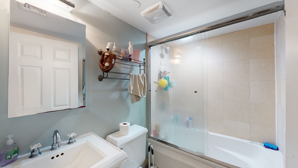 2 bed, 1 bath apartment for rent at 97 East Brookline St Unit 3, South End — photo 6 of 13