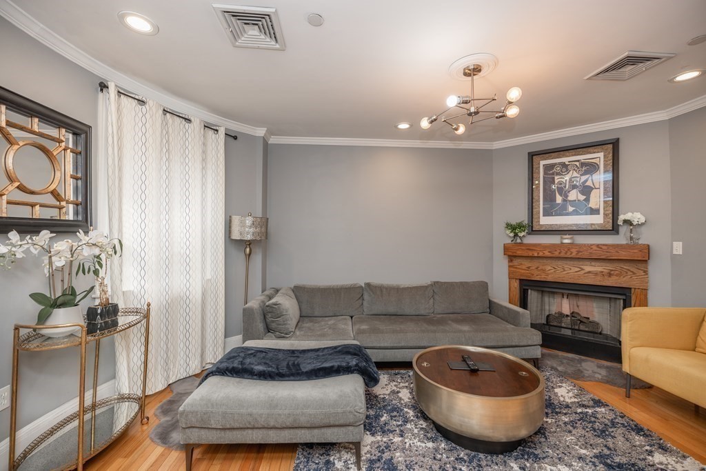 2 bed, 1 bath apartment for rent at 97 East Brookline St Unit 1, South End — photo 5 of 15