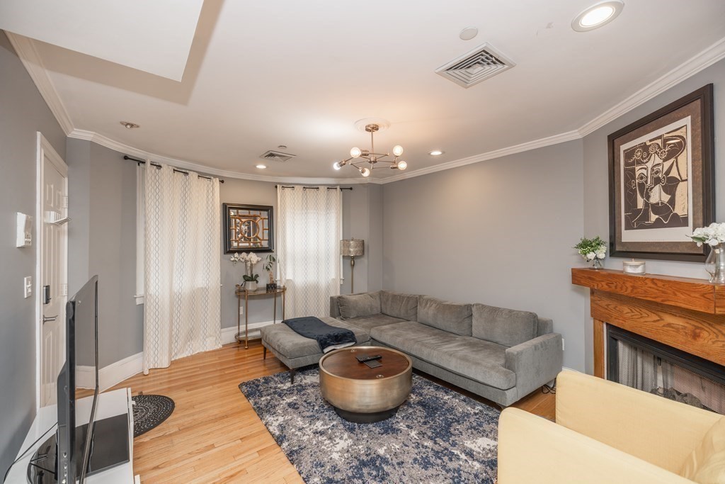 2 bed, 1 bath apartment for rent at 97 East Brookline St Unit 1, South End — photo 11 of 15