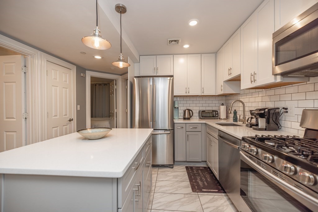 2 bed, 1 bath apartment for rent at 97 East Brookline St Unit 1, South End — photo 4 of 15