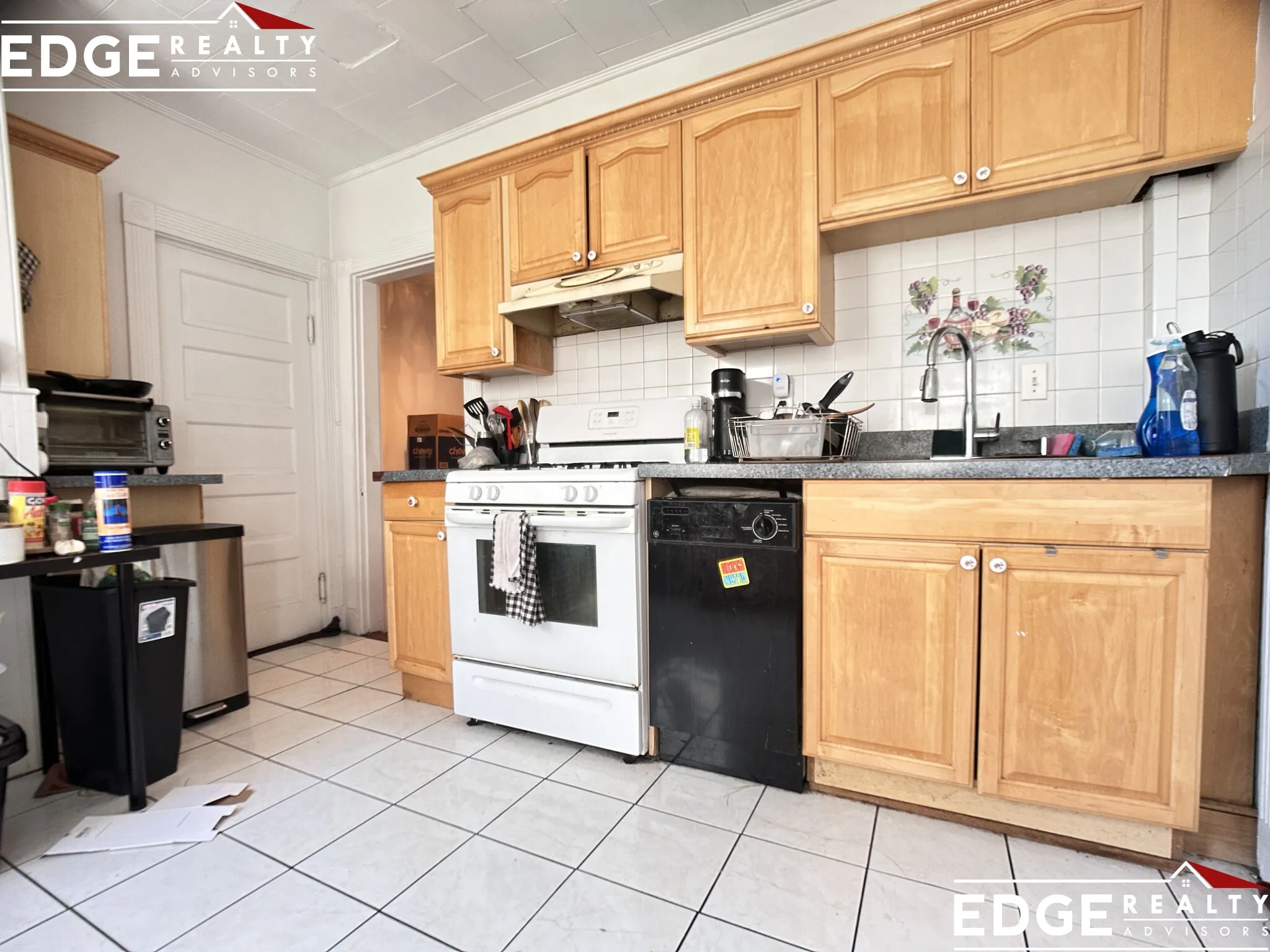 3 bed, 1 bath apartment for rent at 97 Franklin St Unit 2, Allston — photo 1 of 11
