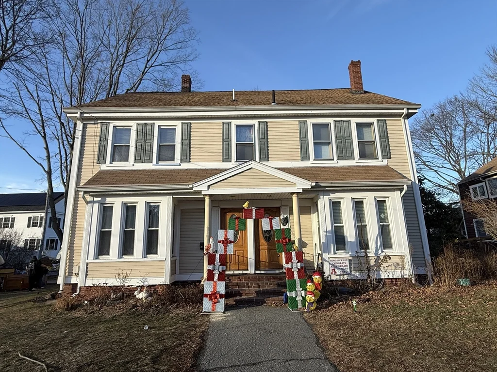 3 bed, 2 bath apartment for rent at 97 Friend Unit 97, Amesbury — photo 1 of 32