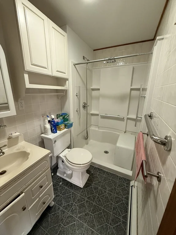 3 bed, 2 bath apartment for rent at 97 Friend Unit 97, Amesbury — photo 22 of 32