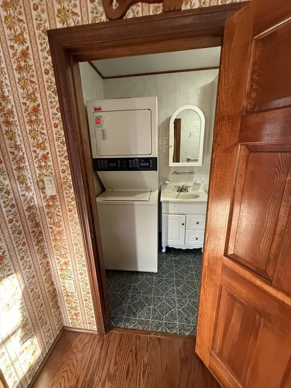 3 bed, 2 bath apartment for rent at 97 Friend Unit 97, Amesbury — photo 17 of 32