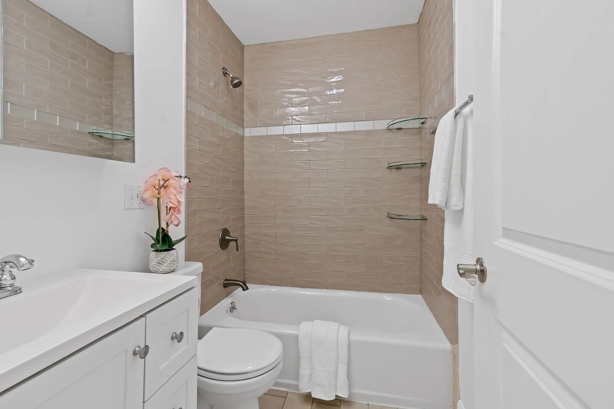 2 bed, 1 bath apartment for rent at 97 Fuller St Unit 4, Coolidge Corner — photo 8 of 28