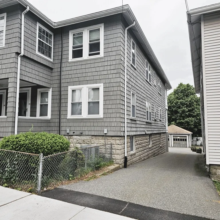 1 bed, 1 bath apartment for rent at 97 Hammond St Unit 1, Waltham — photo 2 of 16