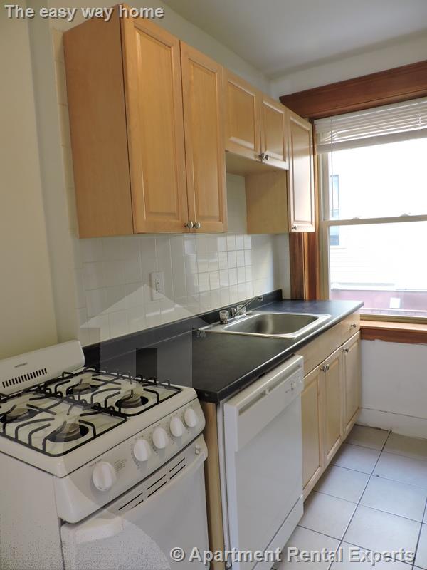 1 bed, 1 bath apartment for rent at 97 Hancock St Unit 1, Central Square — photo 2 of 9