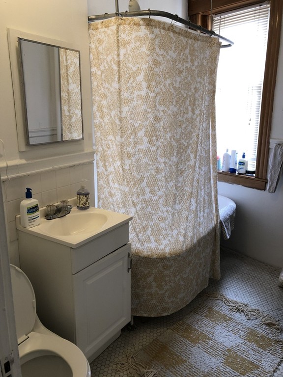 1 bed, 1 bath apartment for rent at 97 Hancock St Unit 3, Mid-Cambridge — photo 9 of 10