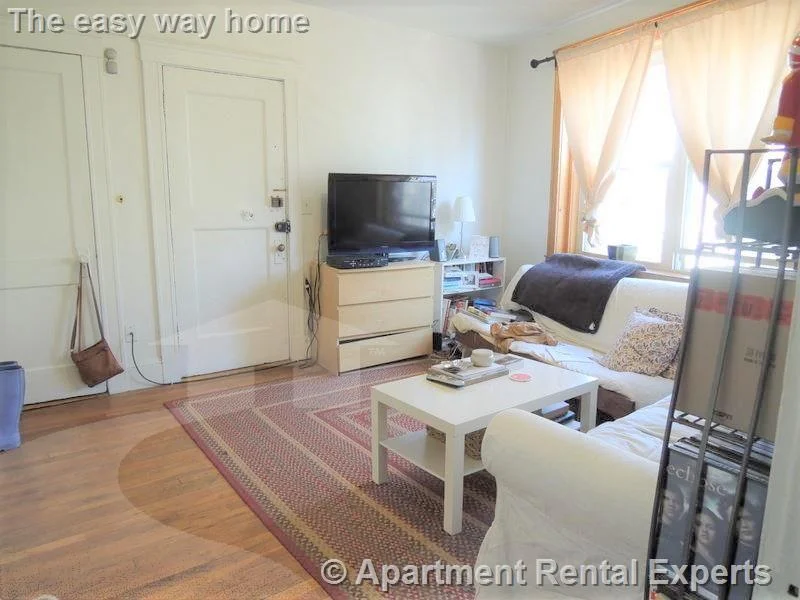 1 bed, 1 bath apartment for rent at 97 Hancock St Unit 4, Central Square — photo 4 of 8