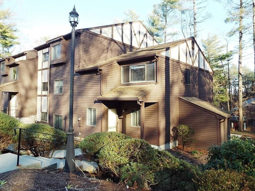 2 bed, 1 bath apartment for rent at 97 Highwood Dr Unit 97, Franklin — photo 1 of 9