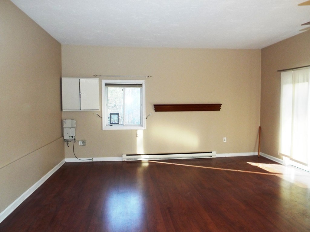 2 bed, 1 bath apartment for rent at 97 Highwood Dr Unit 97, Franklin — photo 4 of 9