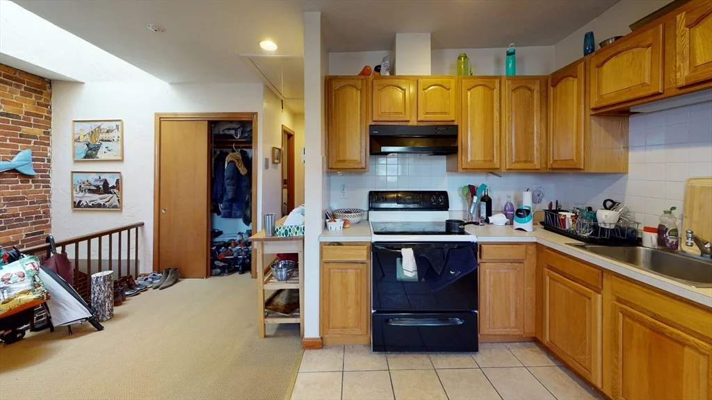 2 bed, 1 bath apartment for rent at 97 Hudson St Unit 4, Chinatown — photo 2 of 6
