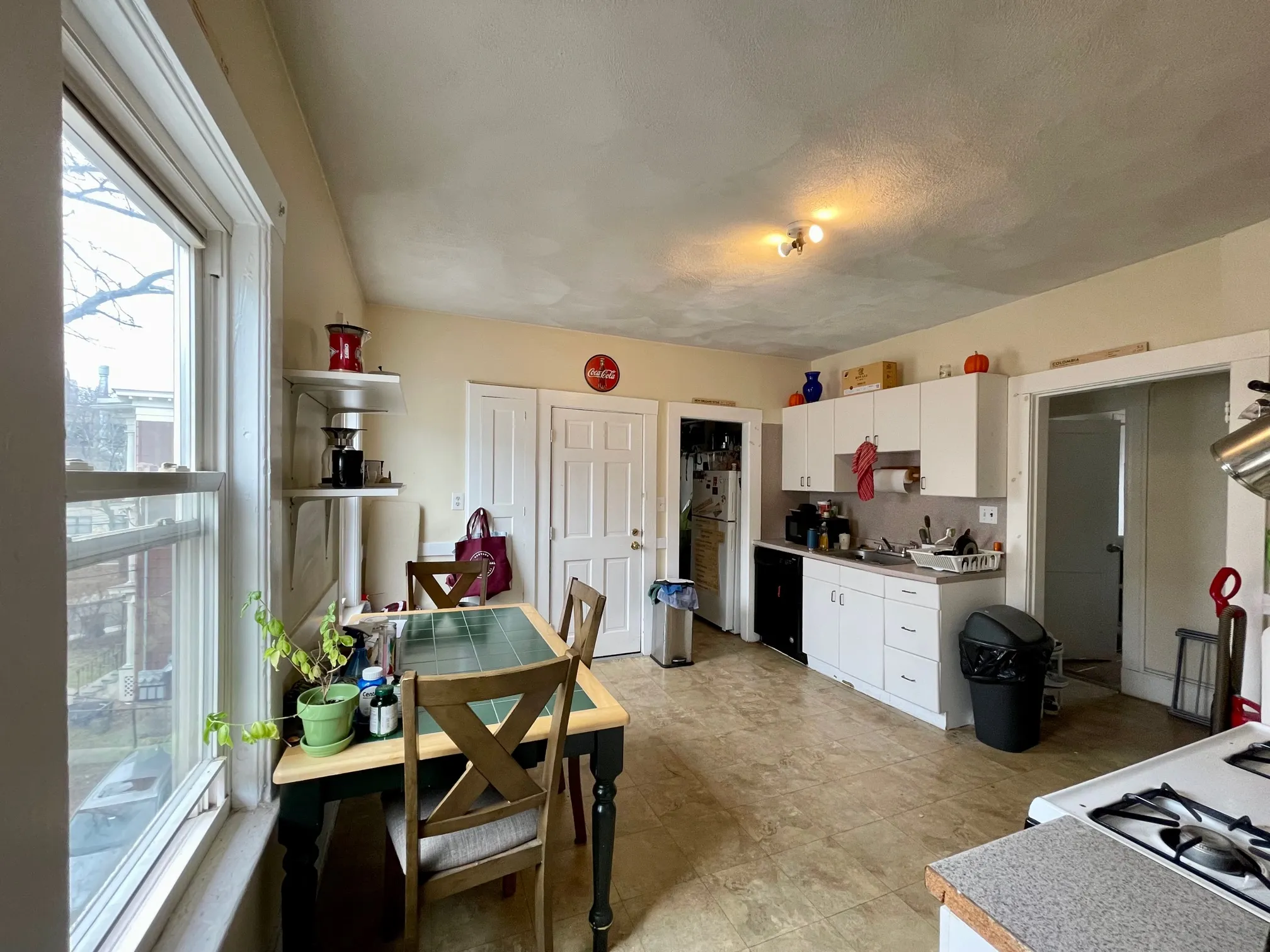 4 bed, 1 bath apartment for rent at 97 Kilsyth Rd Unit 3, Brighton — photo 2 of 9